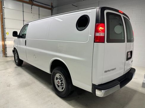 Used 2017 GMC Savana 2500 image 18