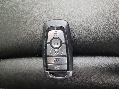 Used 2021 Ford Edge SEL FWD image 32