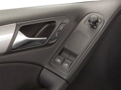 Used 2010 Volkswagen Golf 2-Door FWD image 19