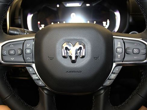 New 2026 RAM 1500 Laramie AWD/4WD image 11