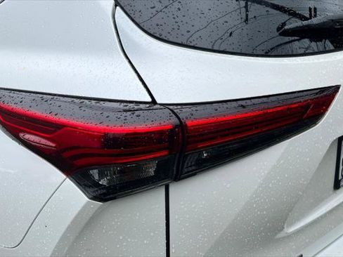 Certified 2020 Toyota Highlander LE image 15
