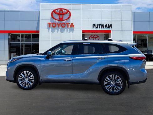 Used 2023 Toyota Highlander Platinum AWD/4WD image 7