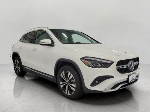 Used 2025 Mercedes-Benz GLA 250 4MATIC image 11
