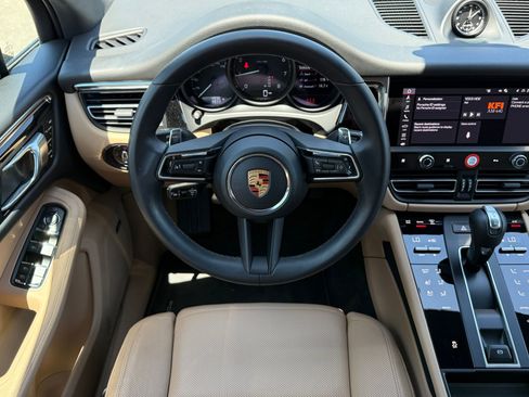 Used 2026 Porsche Macan AWD/4WD image 14