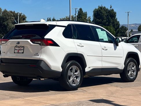 Used 2024 Toyota RAV4 LE AWD/4WD image 4