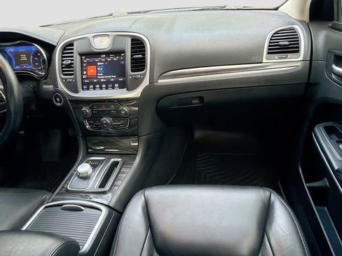 Used 2021 Chrysler 300 Touring L image 17