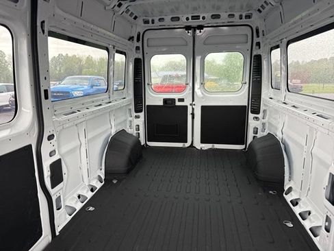 Used 2024 RAM ProMaster 2500 w/ Cold Weather Group FWD image 8