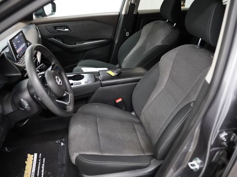 Used 2023 Nissan Rogue SV image 4