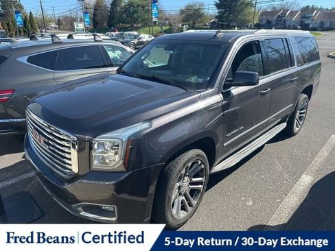 Used 2017 GMC Yukon XL SLT w/ Premium Edition image 3