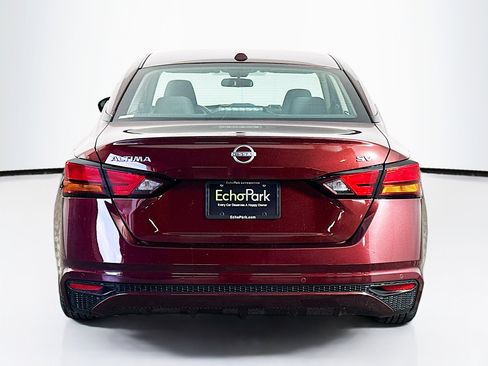 Used 2024 Nissan Altima 2.5 SV image 7