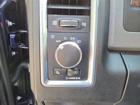 Used 2016 RAM 1500 Classic SLT AWD/4WD image 16
