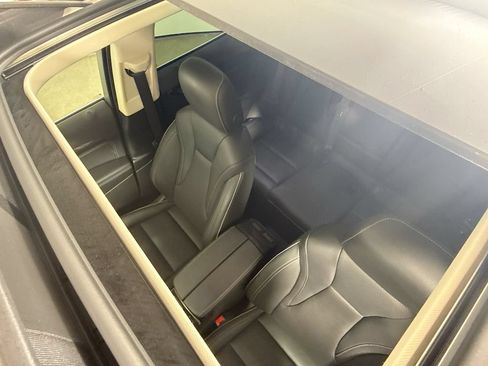 Used 2022 Buick Envision Essence w/ Technology Package I FWD image 23