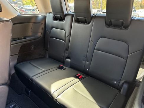 New 2025 Nissan Pathfinder SL image 7