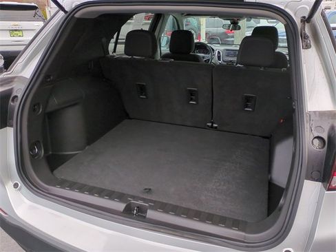 Certified 2022 Chevrolet Equinox LS w/ LS Convenience Package image 25