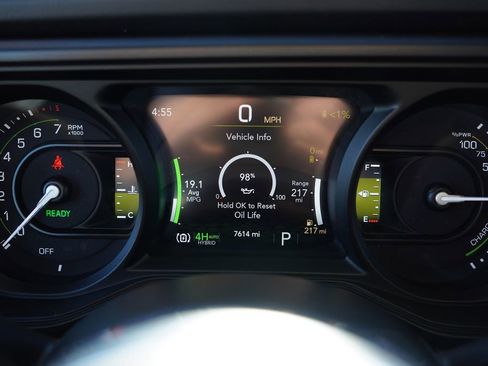 Certified 2025 Jeep Wrangler Unlimited Sahara w/ Safety Group image 31