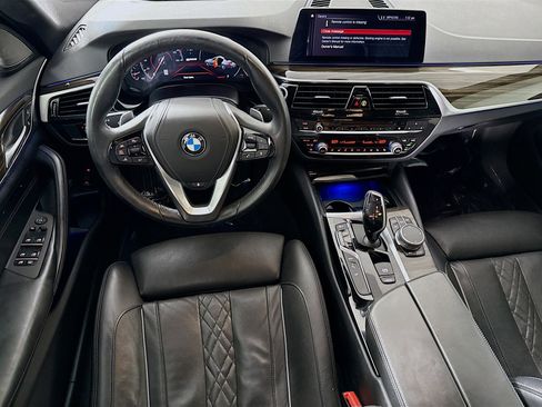 Used 2019 BMW 530e xDrive w/ Executive Package AWD/4WD image 17