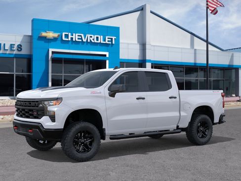 New 2026 Chevrolet Silverado 1500 Custom Trail Boss w/ LPO, Dark Essentials Package AWD/4WD image 2