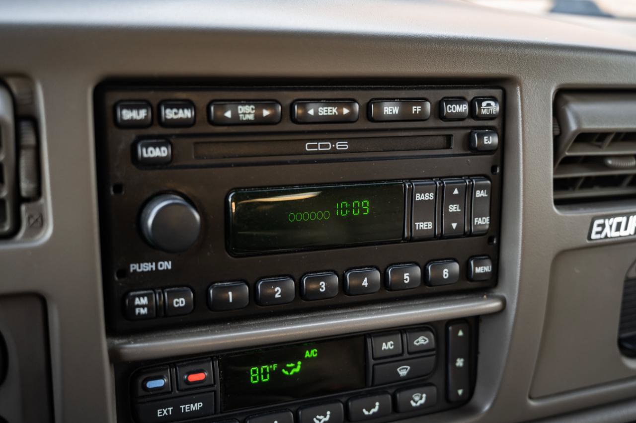 Used 2003 Ford Excursion Limited AWD/4WD image 23