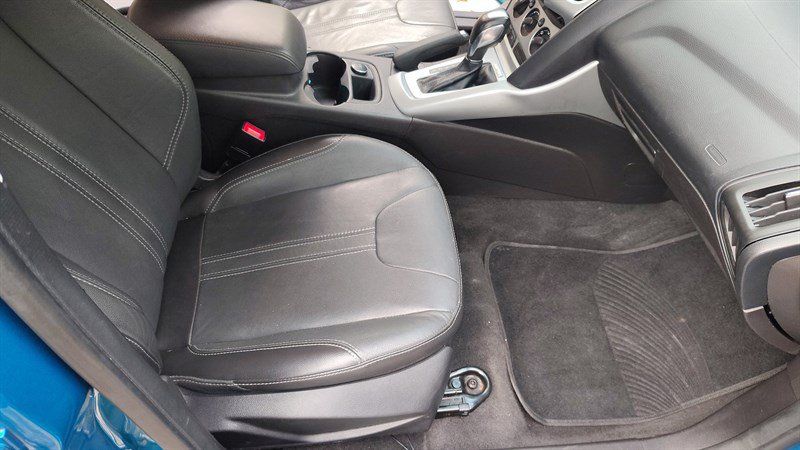 Used 2014 Ford Focus SE w/ Equipment Group 201A FWD image 23