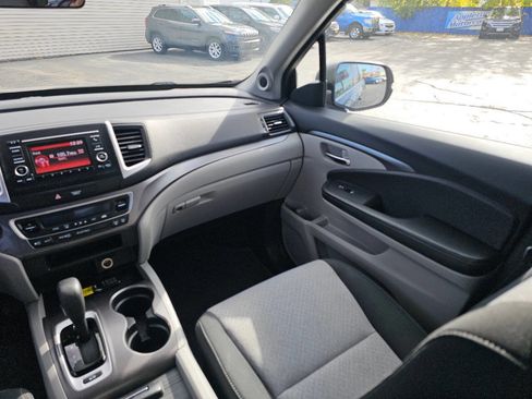 Used 2017 Honda Ridgeline RTS image 25