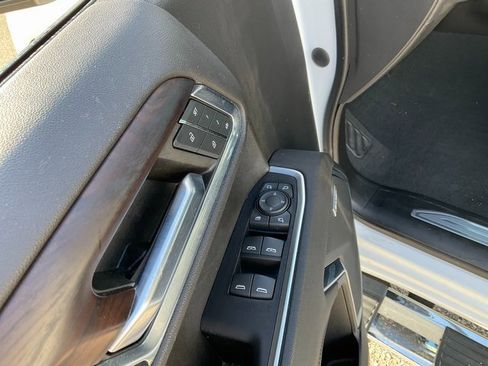 Used 2023 GMC Sierra 1500 SLT w/ SLT Premium Package image 8