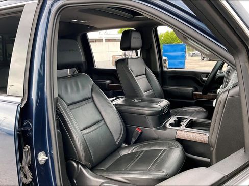 Used 2021 GMC Sierra 3500 Denali w/ Denali Ultimate Package AWD/4WD image 8
