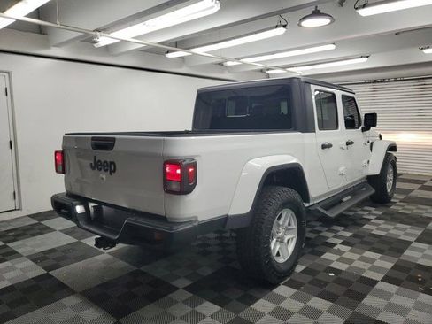 Used 2023 Jeep Gladiator Sport image 6