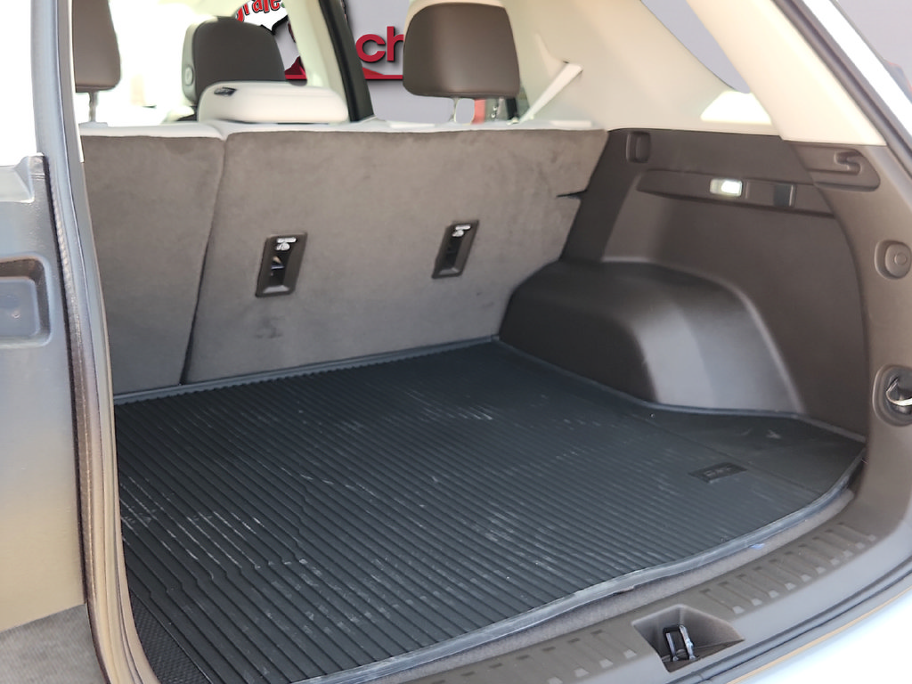New 2027 GMC Terrain Denali w/ LPO, Floor Liner Package AWD/4WD image 9