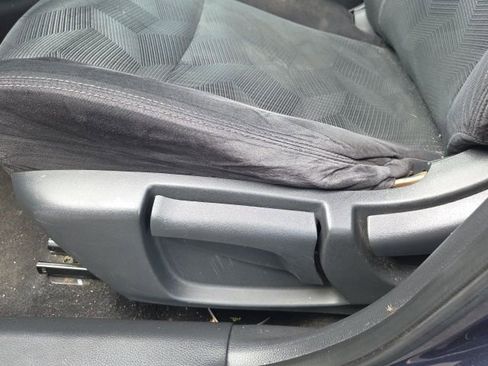 Used 2014 Nissan Rogue S image 27