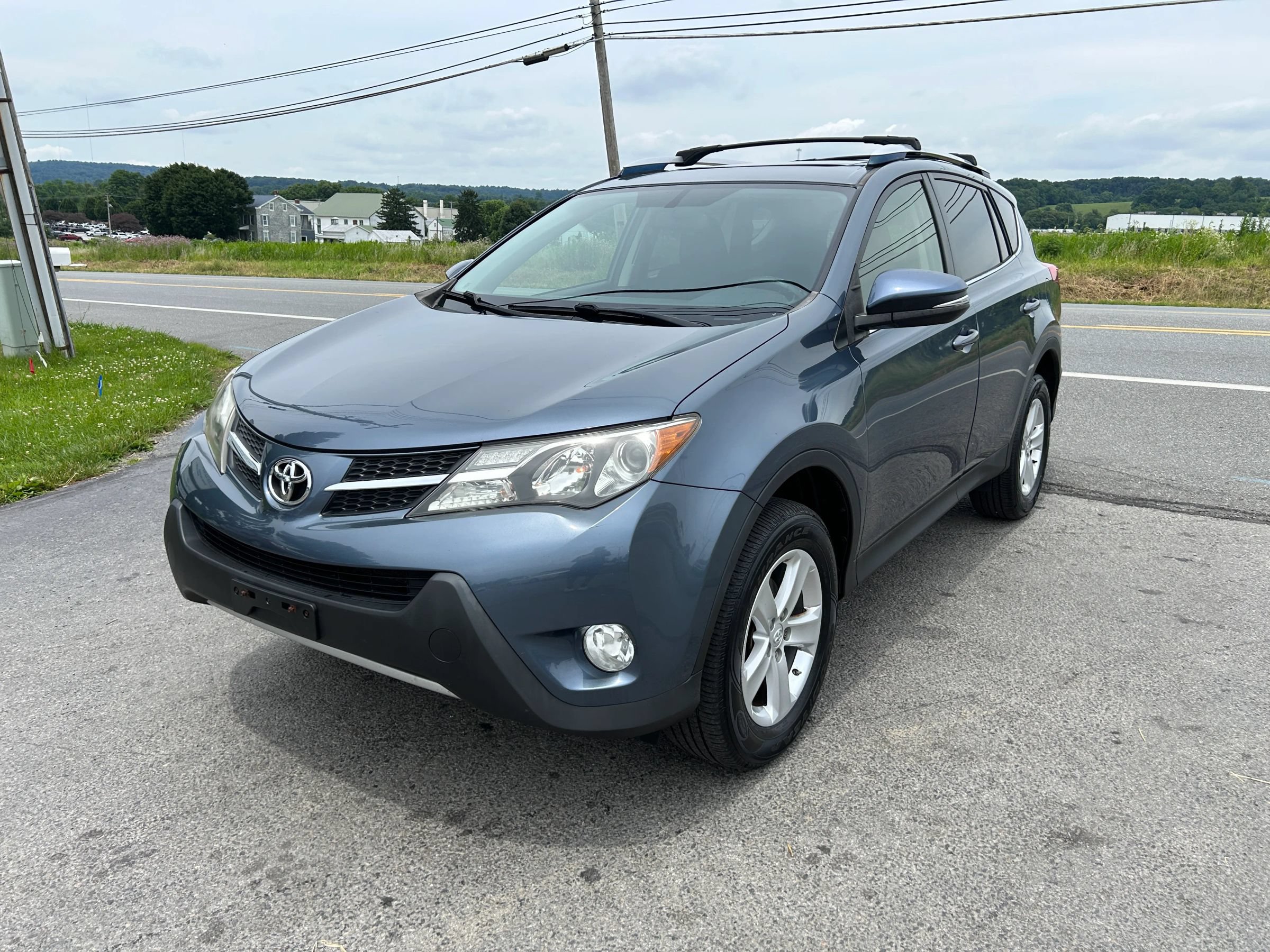 Used 2013 Toyota RAV4 XLE AWD/4WD image 6
