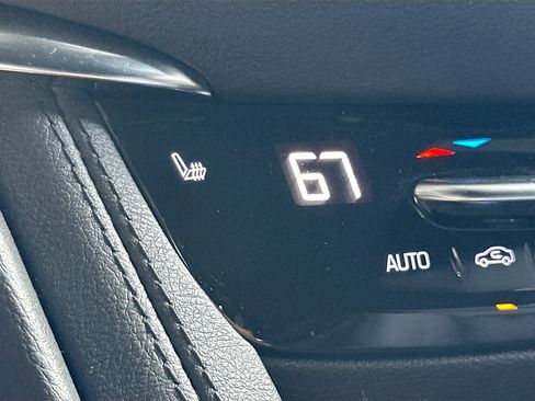 Used 2022 Cadillac XT6 Luxury image 21