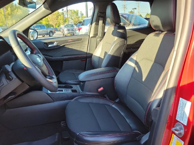 Certified 2024 Ford Escape ST-Line w/ Tech Pack #1 AWD/4WD image 9