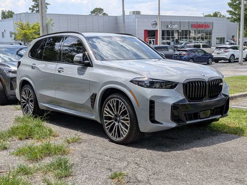Used 2026 BMW X5 xDrive40i w/ M Sport Package AWD/4WD image 1
