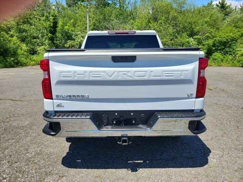 Used 2021 Chevrolet Silverado 1500 LT AWD/4WD image 6