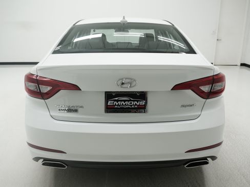 Used 2016 Hyundai Sonata Sport w/ Option Group 03 FWD image 5