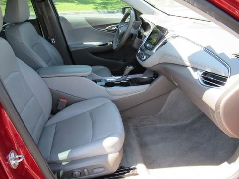 Used 2017 Chevrolet Malibu Premier w/ Premier Sun and Wheel Package image 11