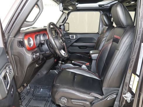Used 2018 Jeep Wrangler Unlimited Rubicon w/ Dual Top Group AWD/4WD image 12