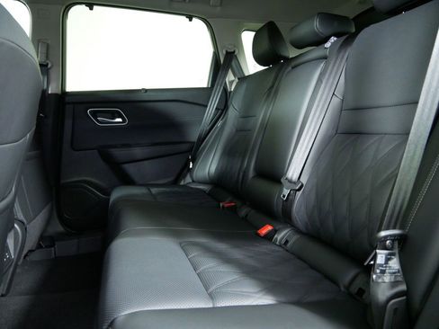 Used 2025 Nissan Rogue Platinum w/ Platinum Premium Package image 13