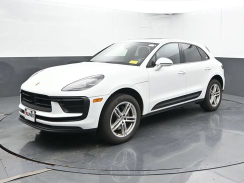 Used 2024 Porsche Macan AWD/4WD image 8