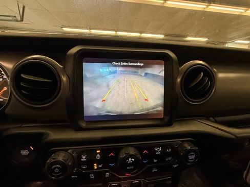 Used 2021 Jeep Wrangler Unlimited Sport image 17