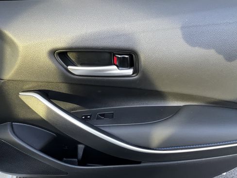 Used 2021 Toyota Corolla SE w/ SE Premium Package image 42