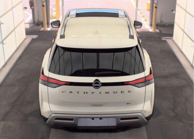 Certified 2024 Nissan Pathfinder SL w/ SL Premium Package FWD image 5