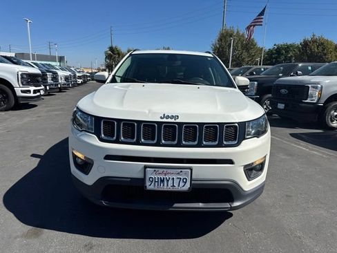 Used 2019 Jeep Compass Latitude w/ Popular Equipment Group AWD/4WD image 5