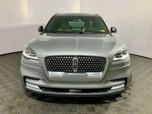 Used 2020 Lincoln Aviator Reserve w/ Equipment Group 202A image 4