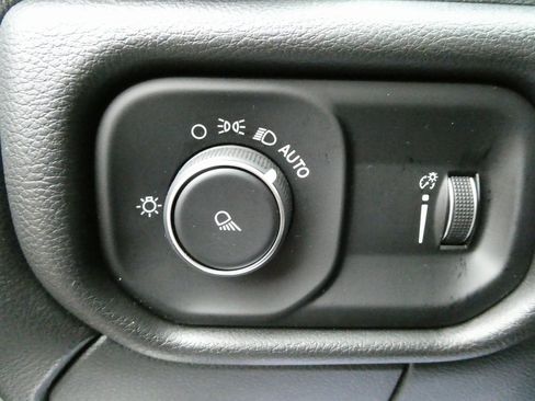 Used 2024 RAM 3500 Tradesman image 21