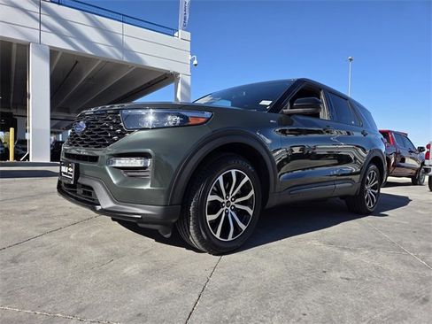 Used 2022 Ford Explorer ST-Line image 2