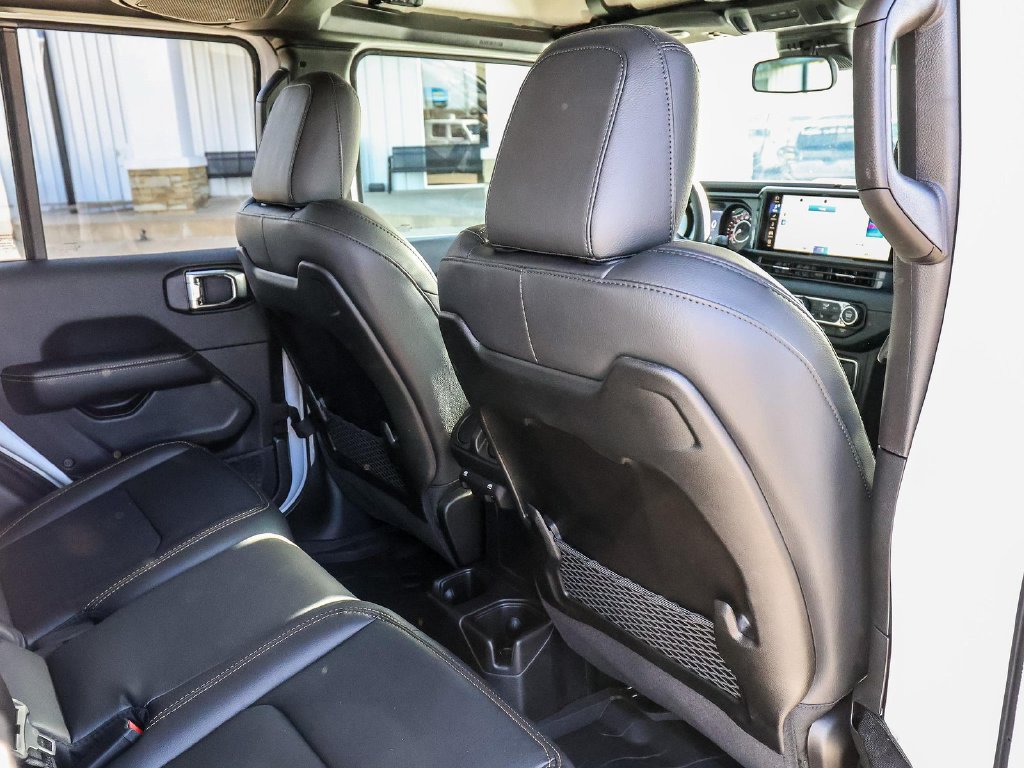 Used 2025 Jeep Gladiator Mojave AWD/4WD image 17