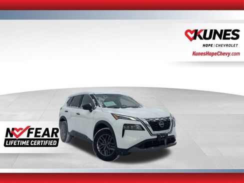 Used 2023 Nissan Rogue S image 1