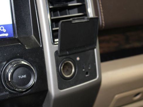 Used 2020 Ford F150 Lariat image 45