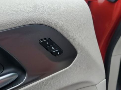 Certified 2024 Chrysler Pacifica Touring-L image 6